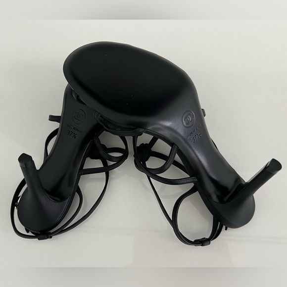 CHANEL 23C BLACK LEATHER CAMELLIA SANDALS SIZE IT 37.5 / US 7.5 NIB! - Picture 15 of 17